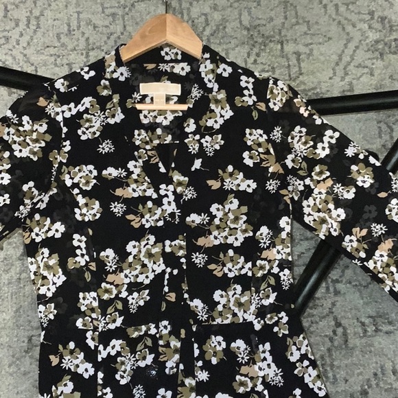 Michael Kors button up dress XS - Picture 4 of 5